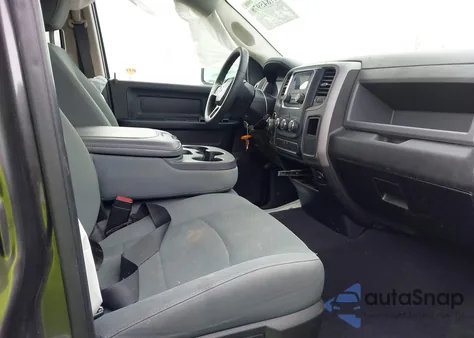 2019 Ram 1500 Classic Express 4X4 6'4 Box из США, поврежденный, VIN 1C6RR7FG0KS534933